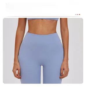 Détail de legging de yoga bleu clair à taille haute et ceinture en V gainante