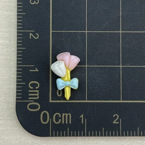 Mini resin flower bouquet charm with pink and white petals for DIY nail art and jewelry