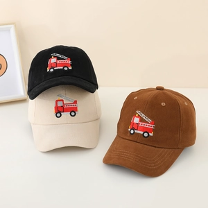 Drei Farben Kinder-Baseballkappen mit hochwertiger Feuerwehrauto-Stickerei
