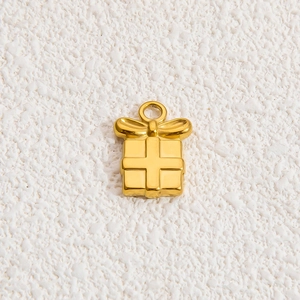 Golden 18k gold plated Christmas gift box pendant charm for DIY necklaces