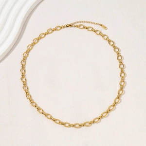 Collier classique en acier inoxydable plaqué or 18 carats pour femme de style minimaliste