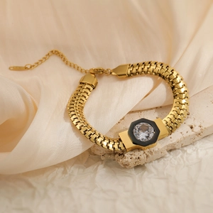 18K gold plated chain necklace featuring a clear zircon stone set in a black hexagonal frame