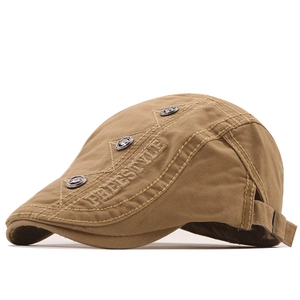 Khaki Schirmmütze aus Baumwolle mit Freestyle-Stickerei und Vintage-Metallnieten