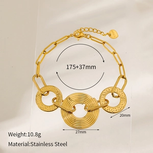 Detail of gold stainless steel bracelet with hammered rings and chain size specs