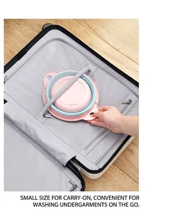 Petite bassine pliable se range dans la valise pour un rangement de voyage facile