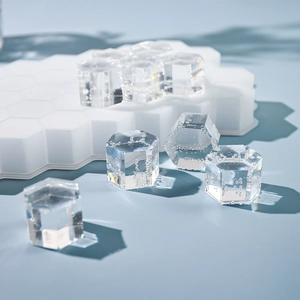 Bac à glaçons en silicone alvéolé avec 37 compartiments hexagonaux pour whisky et cocktails