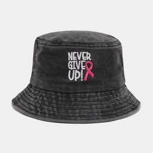 Bob en denim délavé gris foncé avec broderie Ruban Rose et texte Never Give Up