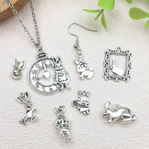 Antike silberne Osterhasen-Anhänger für DIY-Schmuck und Ohrring-Zubehör