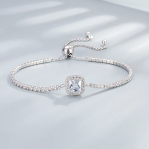 Elegant 925 sterling silver box bracelet with a square pink zircon and adjustable chain