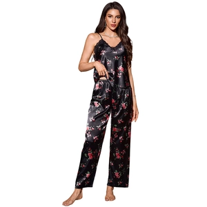 Pyjama 2 pièces pour femmes en satin de soie avec imprimé rose et dentelle élégante