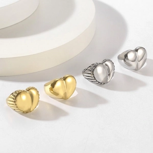 Heart Signet Ring 18K Gold Plated Stainless Steel Engraved Stripes Chunky Vintage Minimalist Jewelry For Women