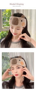 Détail du bandeau en peluche Capybara avec oreilles pour le lavage du visage