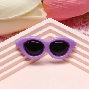 Detailed close-up of a 4cm purple resin mini sunglass model for DIY cream glue crafts