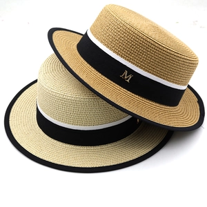 Cappello Di Paglia Stile Boater Francese Con Tesa Larga Piatta E Nastro Con Logo Lettera M In Metallo Per Protezione Solare Estiva