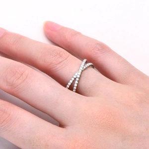 Sparkling S925 sterling silver X-shaped crisscross ring with pavé moissanite accents