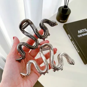 Snake Hair Claw Clip Alloy Metal Large Shark Hairpin Gothic Punk Headwear For Women Elegant Hair Accessories