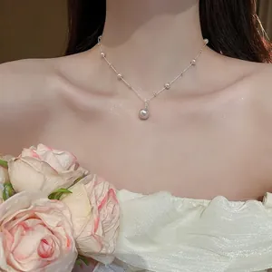 Elegant Irregular Artificial Pearl Pendant Necklace Women Copper Zircon French Vintage Minimalist Clavicle Chain Jewelry Silver Color