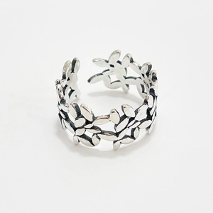 S925 sterling silver olive leaf wrap open ring with vintage oxidized finish on white background
