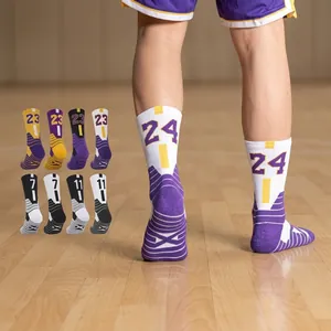 Detailansicht verdickter Basketballsocken mit gepolsterter Sohle in vielen Teamfarben