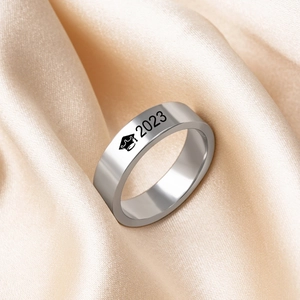 2024 graduation cap ring in polished stainless steel for students and graduates gift