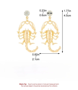 Detailed view of punk scorpion ear cuffs in gold alloy with clear dimension markers