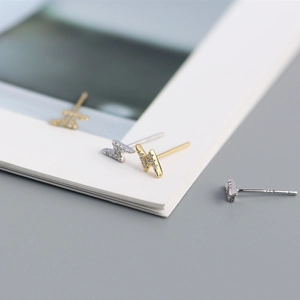 Minimalist s925 silver lightning bolt stud earrings with crystals in gold and silver finish