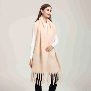 Sciarpa da donna rosa pallido effetto cashmere con lunghe frange per l'inverno
