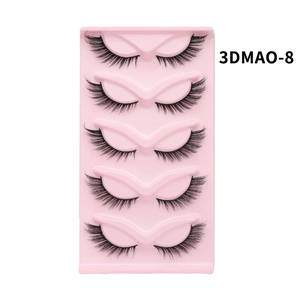 Detailed view of 3DMAO-8 cat-eye false eyelashes with black band on a pink tray