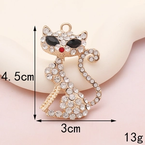 Detailansicht eines Kristall-Fuch-Anhängers mit Maßen 4,5x3cm für DIY-Handwerk