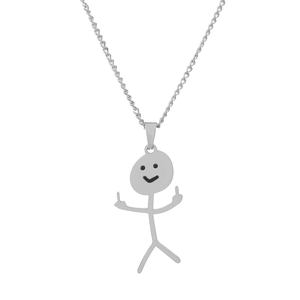 Collar divertido de monigote garabateado en acero inoxidable plateado sobre fondo blanco