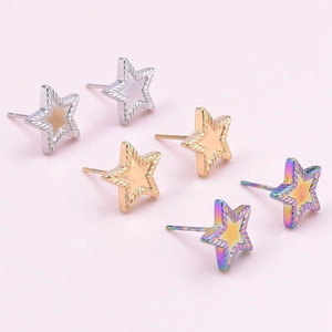 Detailed close-up of 304 stainless steel star stud earrings in silver, gold and rainbow