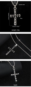 Detailed view of skull cross pendant with alloy material and stainless steel chain dimensions