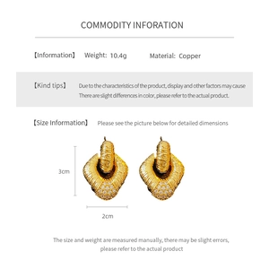 Detailed size chart showing gold rhombic earrings measuring 3cm high and 2cm wide