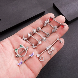 Set di 8 piercing per capezzoli in acciaio argento con zirconi a forma di animali e cuori