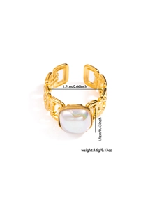 Detail showing dimensions and weight of the gold hollow star ring with opal inlay