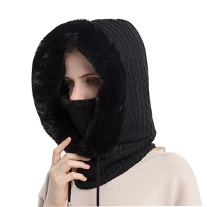 Écharpe à capuche en tricot d'hiver avec bordure en fausse fourrure pour le ski