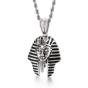Pendentif Pharaon égyptien en argent avec yeux sertis de diamants et chaîne torsadée