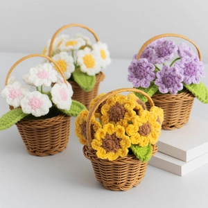 Mini Crocheted Flower Basket Hand Knitted Yarn Sunflower Daisy Potted Plant For Desktop Home Office Decoration Gift