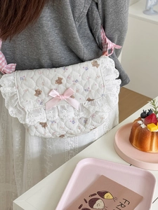 Sac bandoulière blanc matelassé avec imprimé ours mignon et nœud rose décoratif