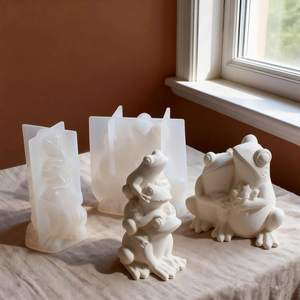 Moule silicone 3D grenouilles empilées et enlacées pour moulage résine et plâtre