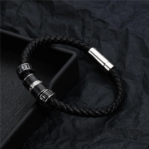 Herren Armband aus schwarzem Ledergeflecht mit Titanstahlperlen und Kristalleinlage