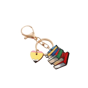 Portachiavi in legno a cuore e libri con chiusura dorata per regalo ringraziamento