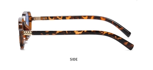 Modische quadratische Brille in Schildpattoptik Seitenansicht Detail für den Alltag.