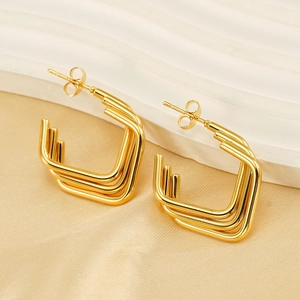 Boucles d'oreilles clous géométriques à trois couches en acier titane plaqué or 18K