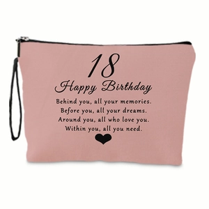 Dettaglio trousse trucco rosa 18° compleanno con citazione e cinturino da polso