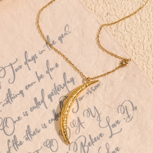 Crescent Moon Pendant Necklace Stainless Steel 18K Gold Plated Hammered Texture Zircon Star Vintage Chic Jewelry For Women