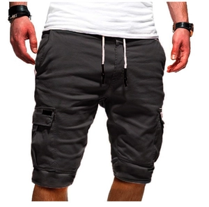 Detail van donkergrijze heren cargo short met meerdere zakken en trekkoord in de taille