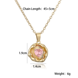 Gold necklace detail with 1.9cm pink heart pendant and 45+5cm chain dimensions