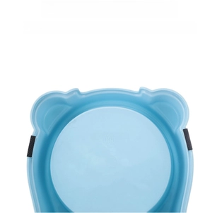 Detail of pet feeder base featuring anti-slip rubber pads for stability and quiet use