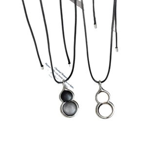 Minimalist resin gourd necklace in silver and black finish for elegant women's jewelry